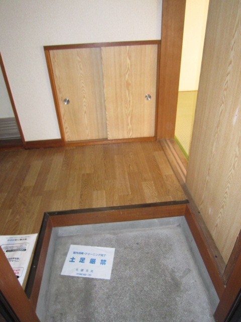 物件内観写真14　(玄関)