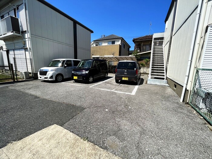 物件外観写真6　(駐車場)