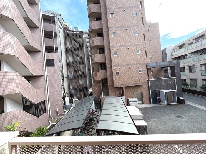 物件内観写真10　(室内からの展望)