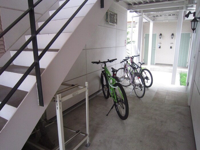 物件外観写真6　(駐輪場)