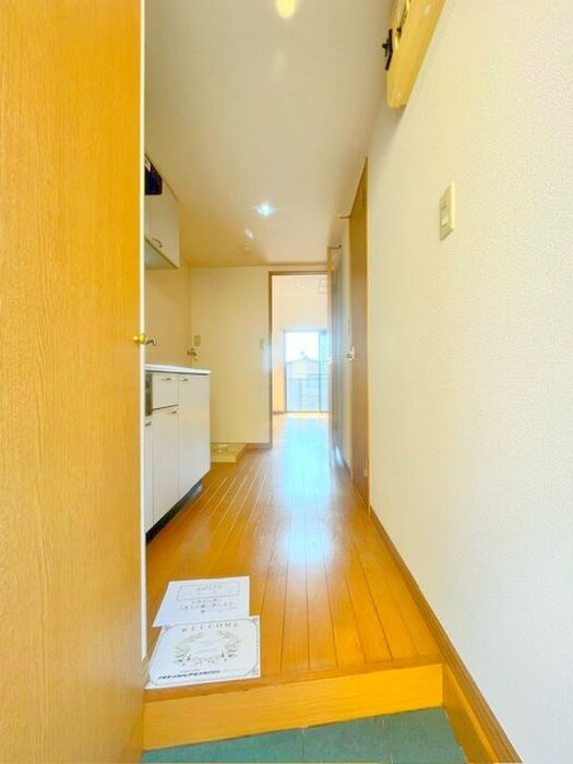 物件内観写真7　(玄関)