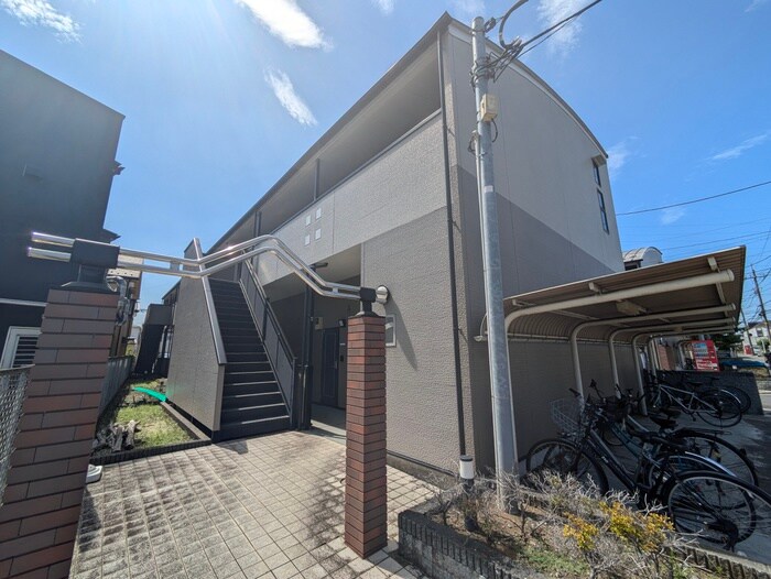 物件外観写真5　(エントランス部分)