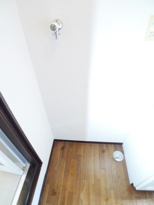 物件内観写真12　(洗濯機置場)