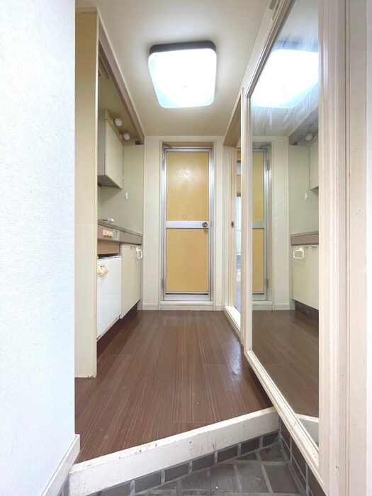 物件内観写真18　(廊下)
