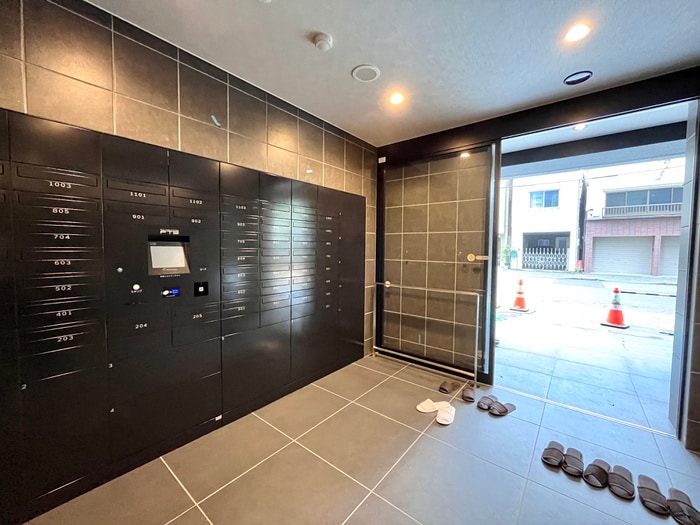 物件外観写真4　(エントランス部分)