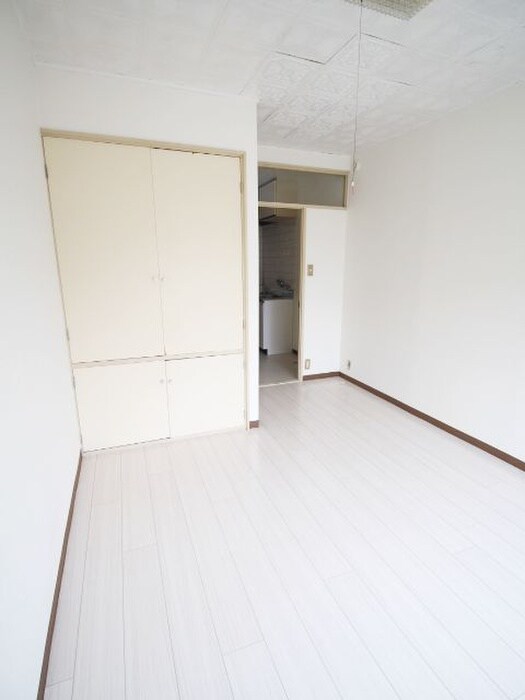 物件内観写真8　(居室)