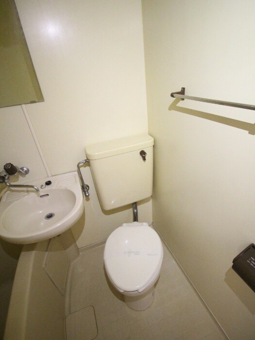 物件内観写真15　(トイレ)