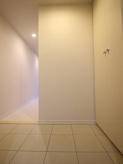 物件内観写真7　(玄関)