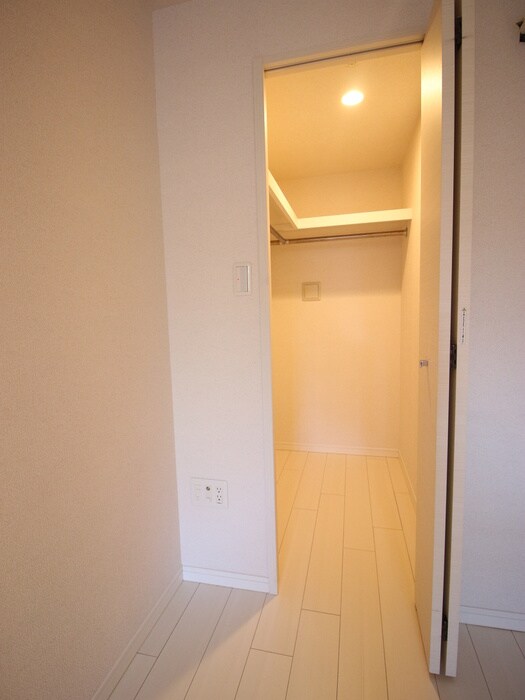 物件内観写真15　(収納)