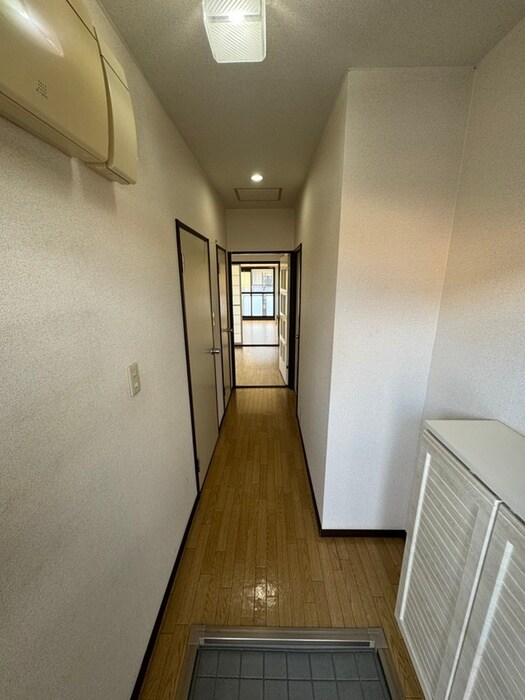 物件内観写真16　(玄関)