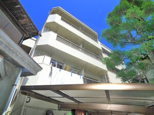 秀栄マンション外観写真