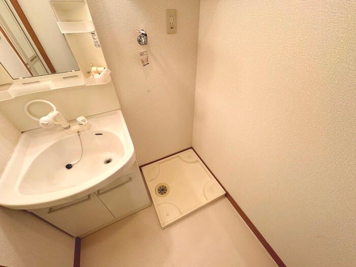 物件内観写真17　(洗濯機置場)