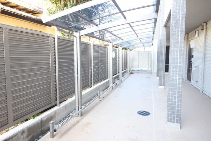 物件外観写真2　(駐輪場)