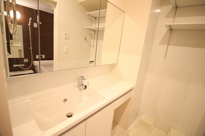 物件内観写真10　(洗面)