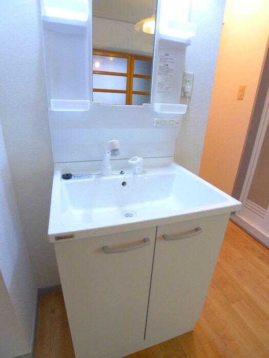 物件内観写真11　(洗面)