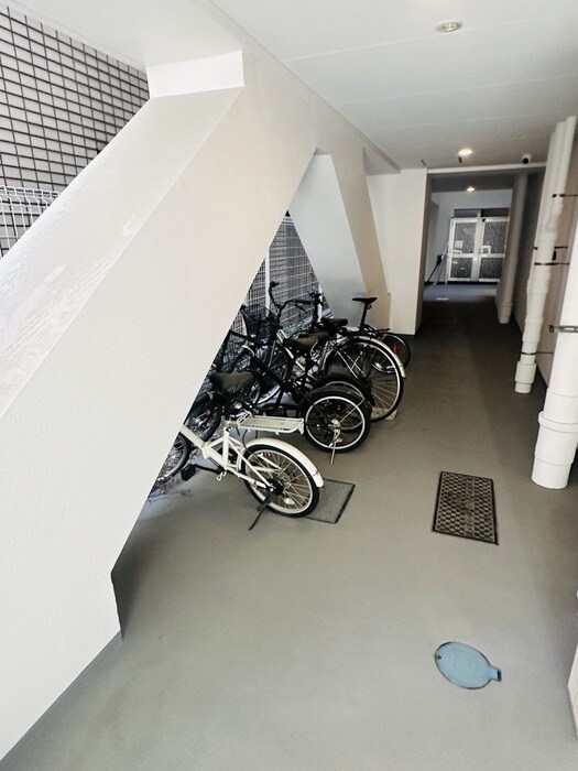 物件外観写真5　(駐輪場)