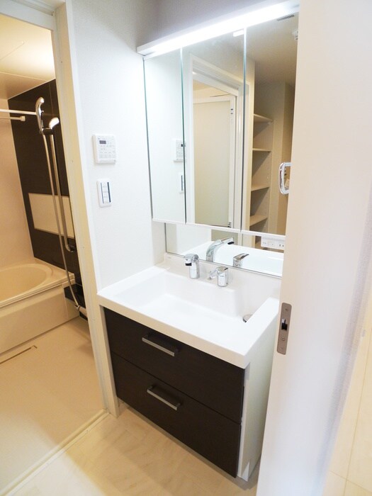 物件内観写真9　(洗面)