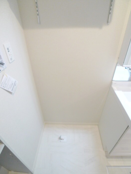 物件内観写真12　(洗濯機置場)