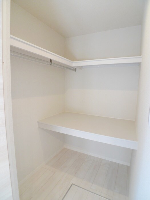 物件内観写真13　(収納)