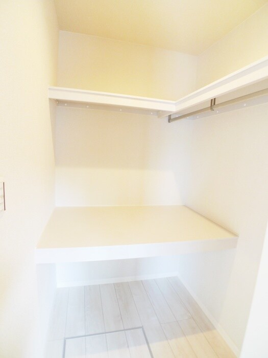 物件内観写真13　(収納)