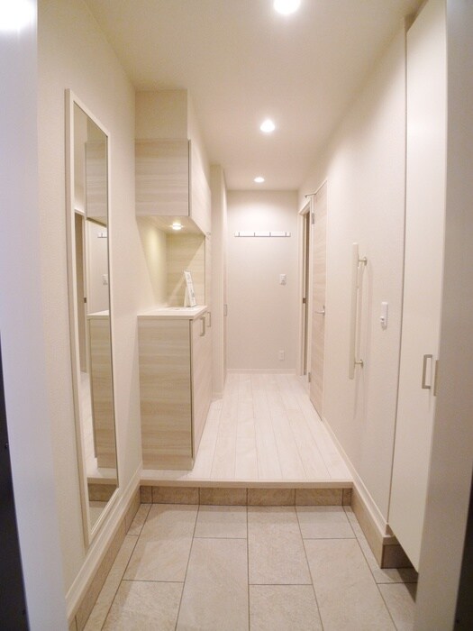 物件内観写真14　(玄関)