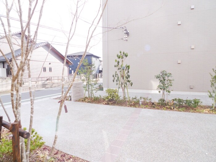 物件内観写真16　(室内からの展望)