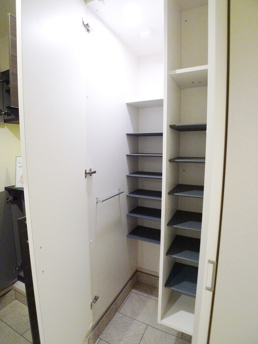 物件内観写真18　(廊下)