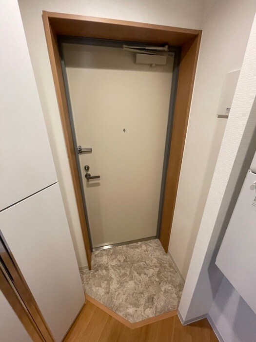 プロス千歳烏山らしくらすの玄関