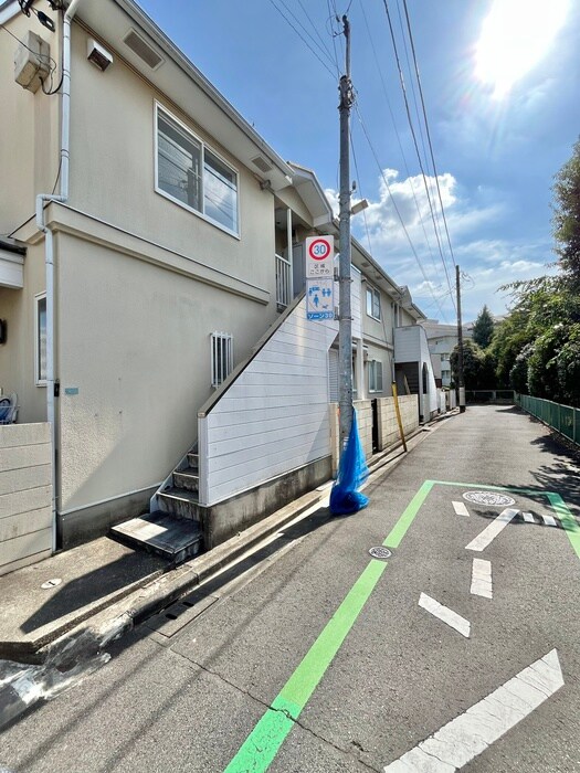 物件外観写真4　(エントランス部分)