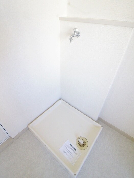 物件内観写真18　(洗濯機置場)