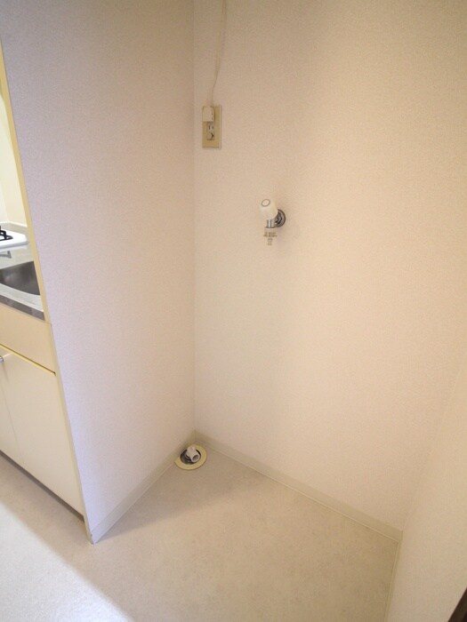 物件内観写真13　(洗濯機置場)