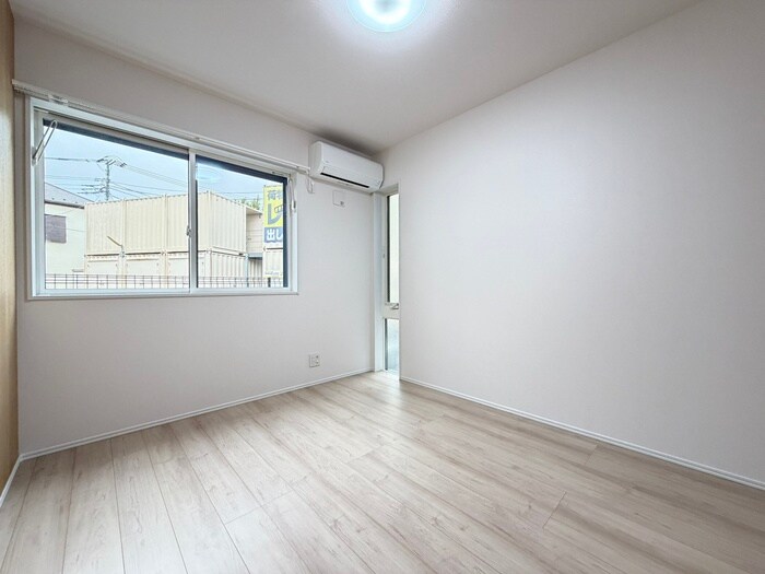 物件内観写真9　(居室)