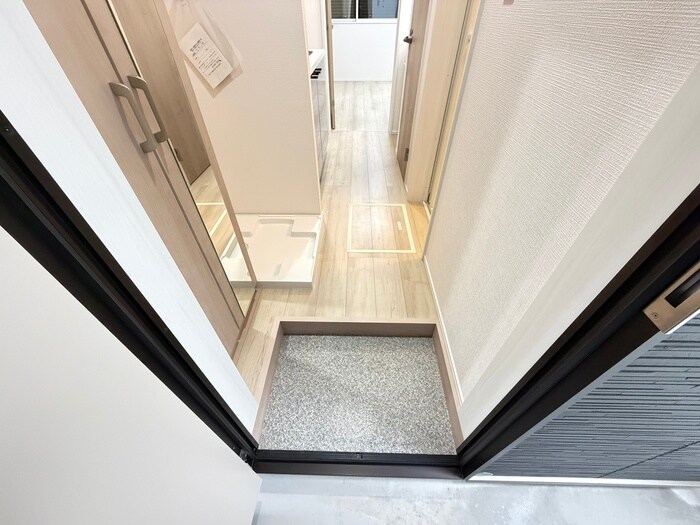 物件内観写真16　(玄関)