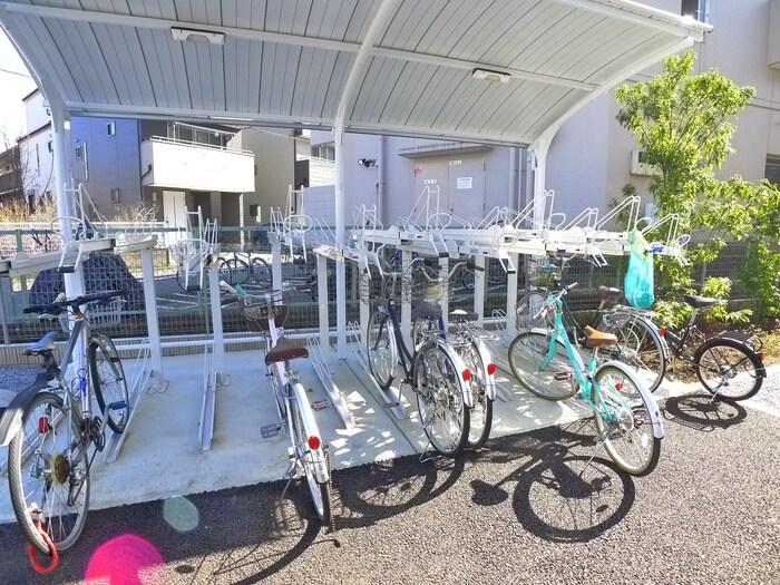 物件外観写真3　(駐輪場)