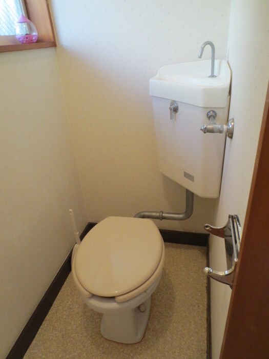 物件内観写真9　(トイレ)