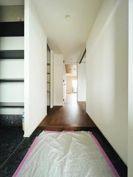 物件内観写真18　(玄関)