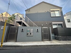 Ｌａｐｕｔａ　下北沢外観写真