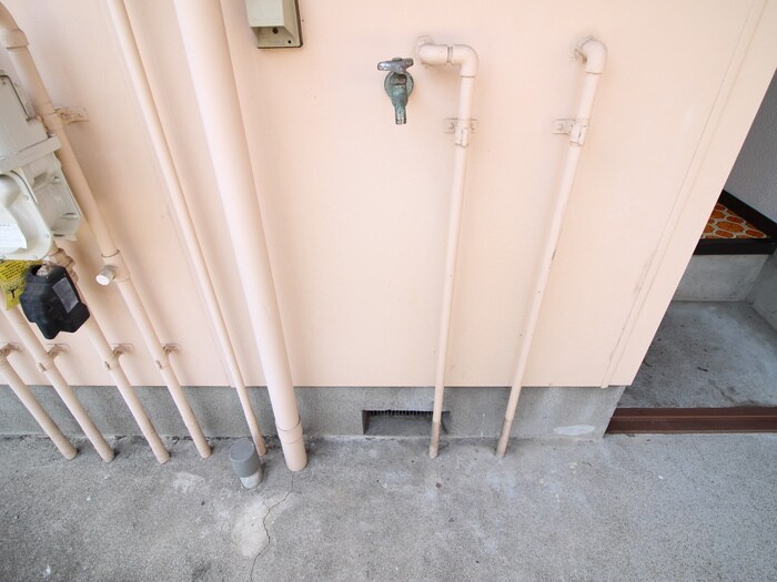 物件内観写真16　(洗濯機置場)