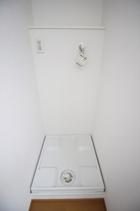 物件内観写真14　(洗濯機置場)