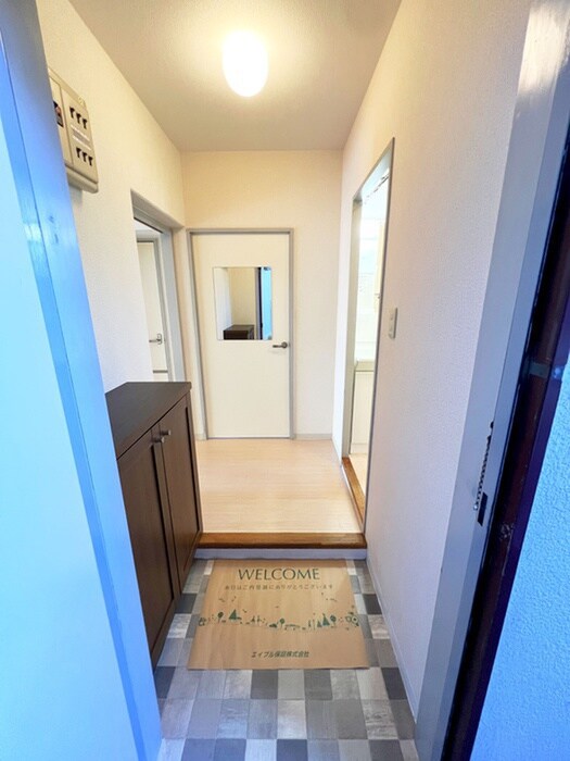 物件内観写真7　(玄関)