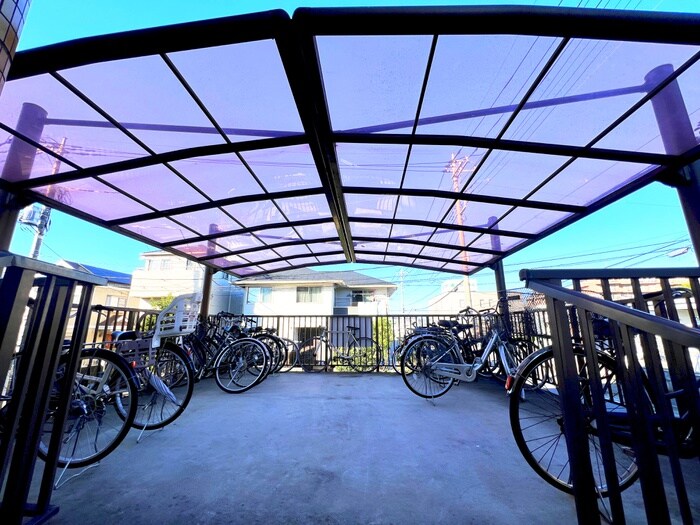 物件外観写真5　(駐輪場)