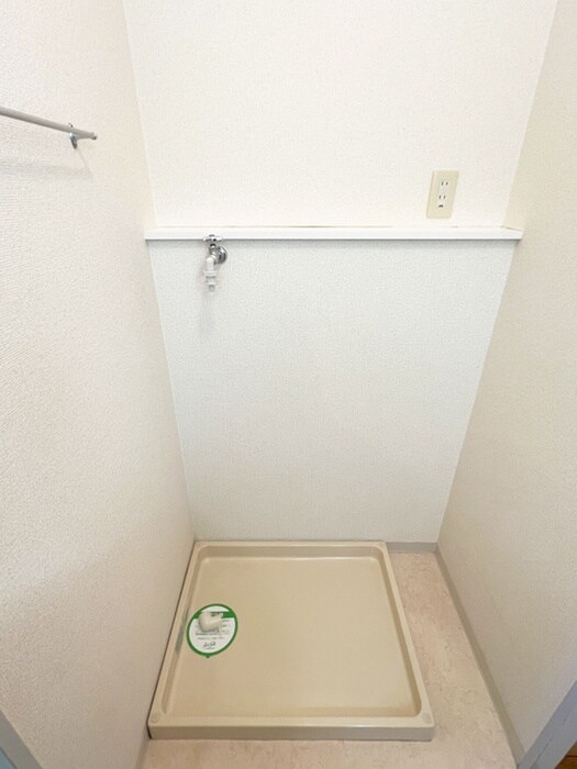 物件内観写真14　(洗濯機置場)