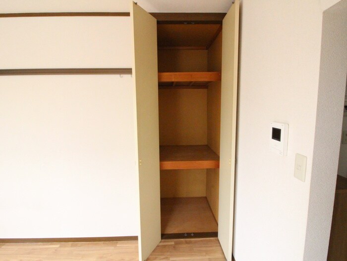 物件内観写真7　(収納)