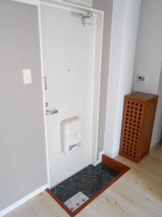 物件内観写真14　(玄関)