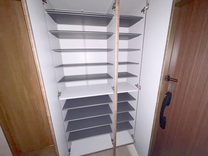 デラーノの靴箱