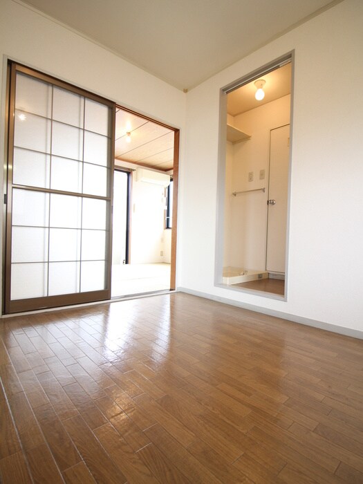 物件内観写真10　(居室)