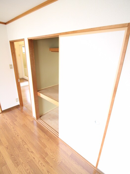 物件内観写真12　(収納)