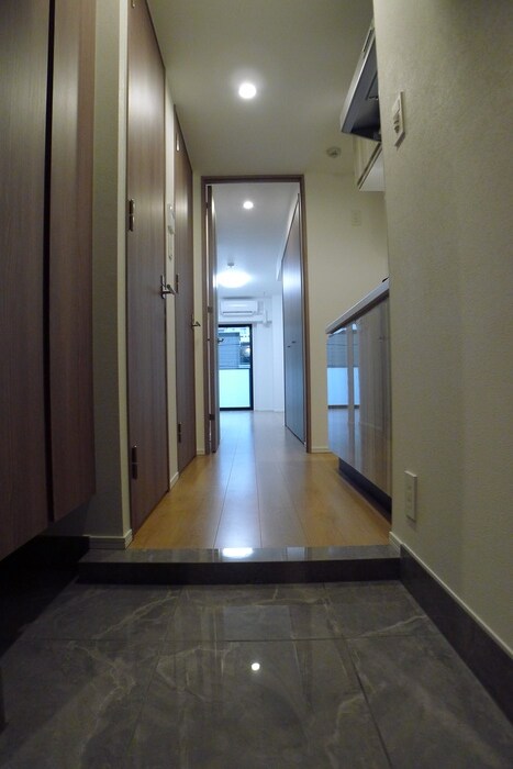 物件内観写真7　(玄関)