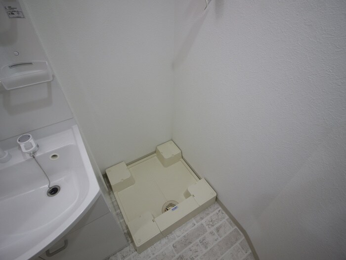 物件内観写真13　(洗濯機置場)