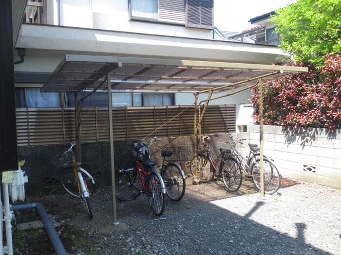 物件外観写真3　(駐輪場)